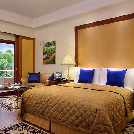 The Oberoi Bengaluru Hotel Екстериор снимка A room at the Taj Bengal