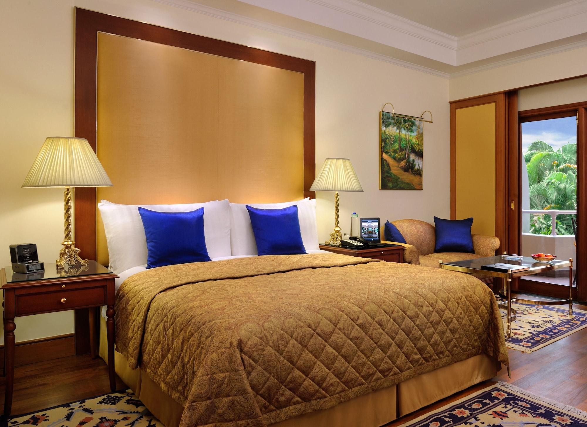 The Oberoi Bengaluru Hotel Екстериор снимка A room at the Taj Bengal