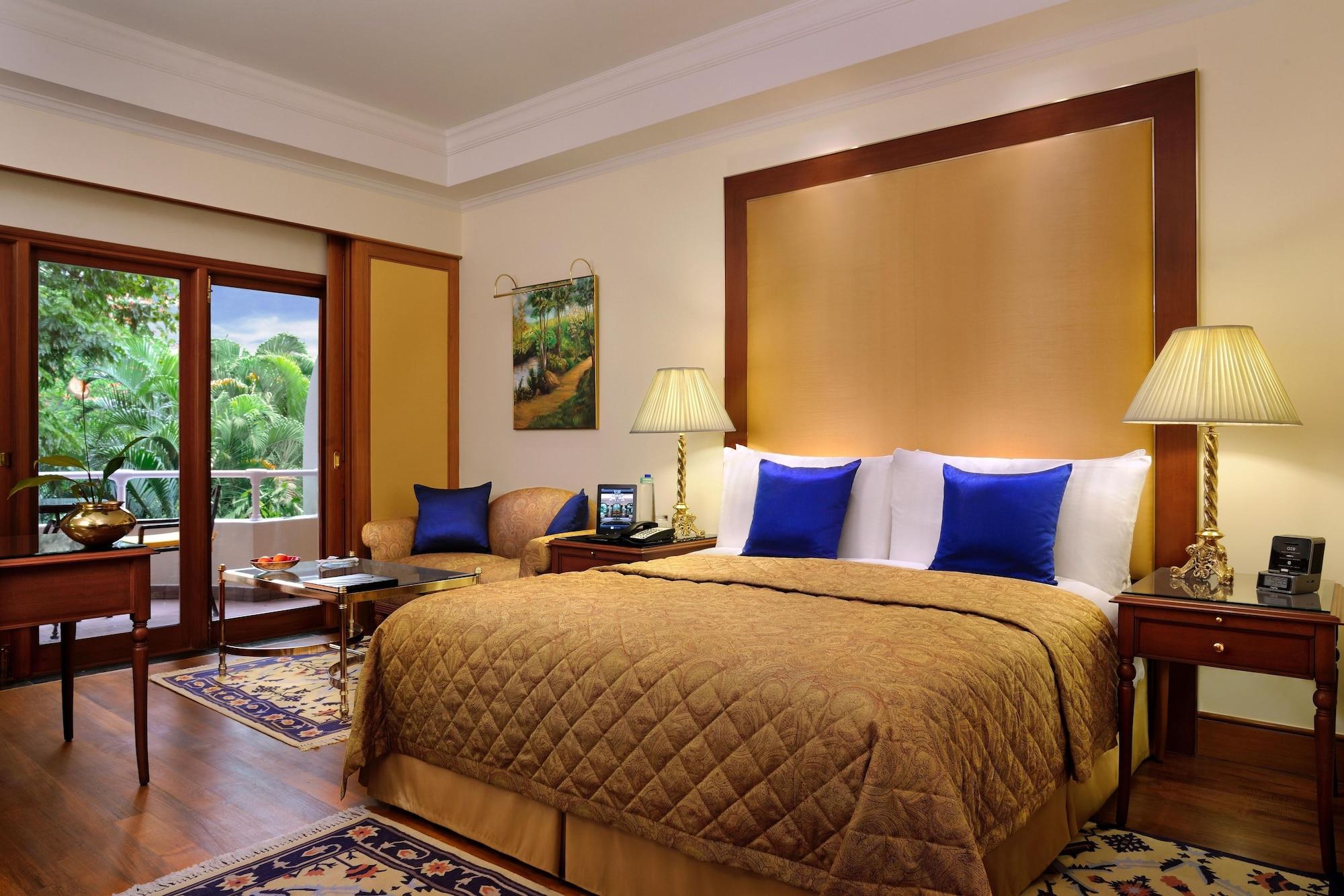 The Oberoi Bengaluru Hotel Екстериор снимка A room at the Taj Bengal