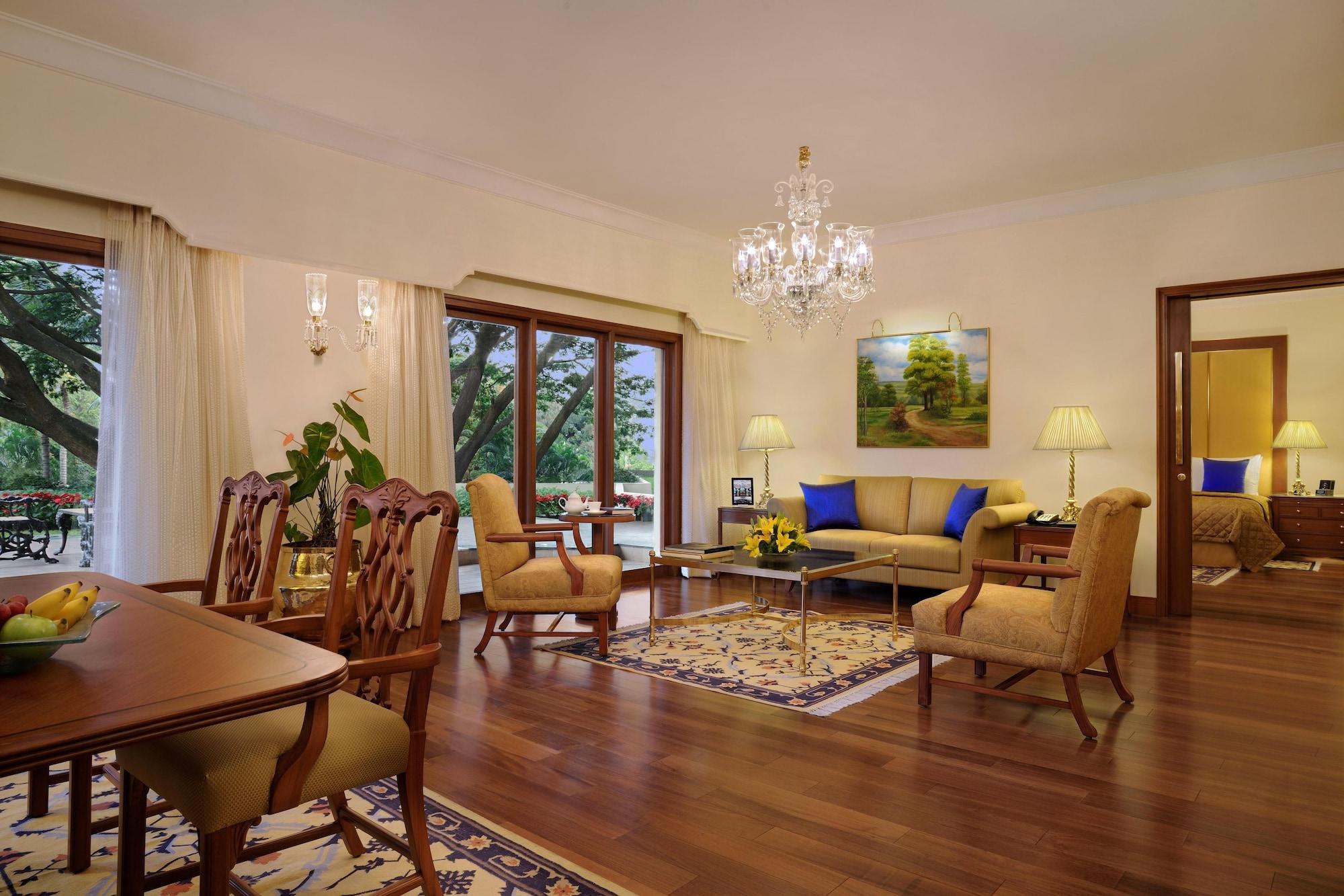 The Oberoi Bengaluru Hotel Екстериор снимка A suite at the Taj Bengal