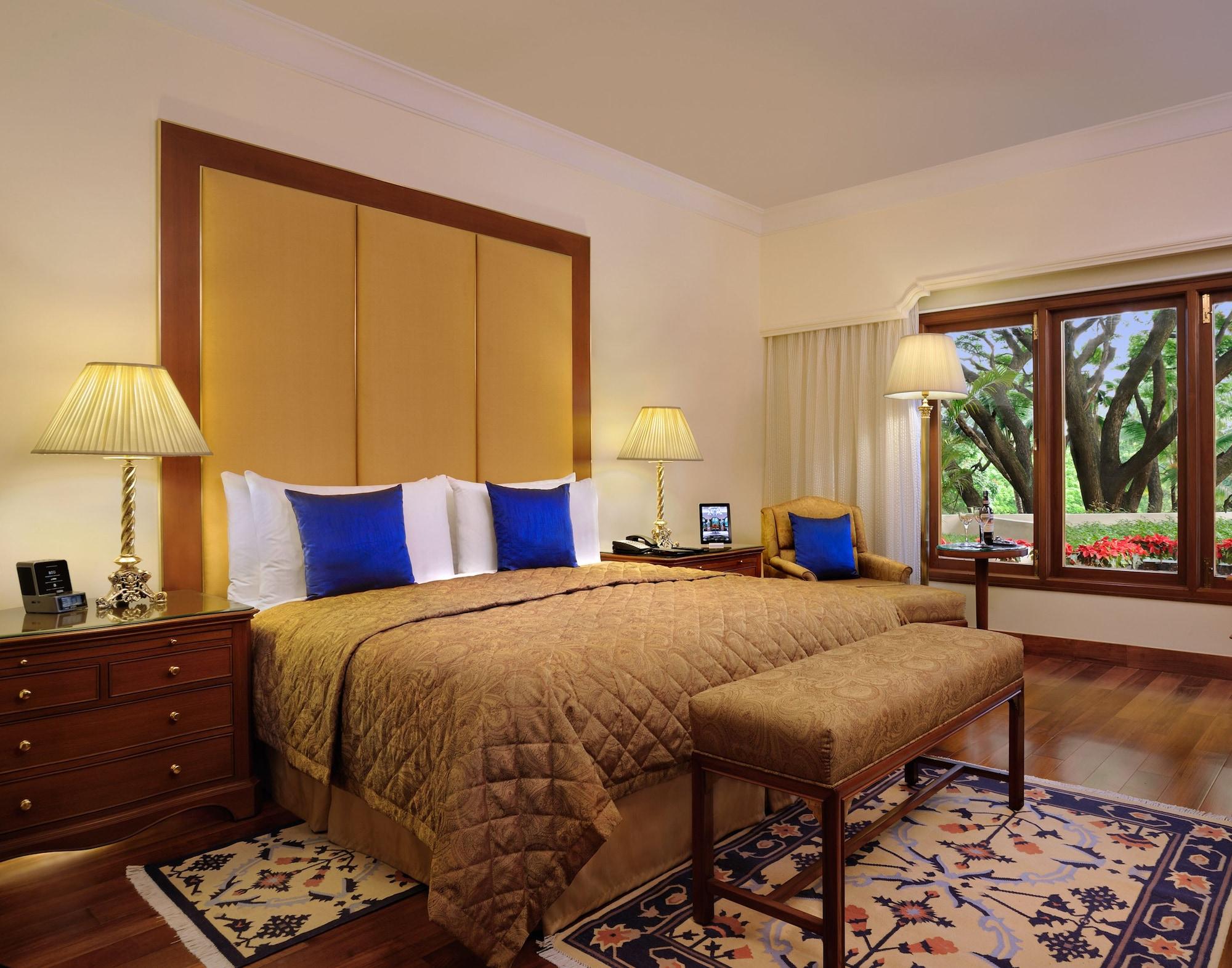 The Oberoi Bengaluru Hotel Екстериор снимка A bedroom at the Taj Bengal