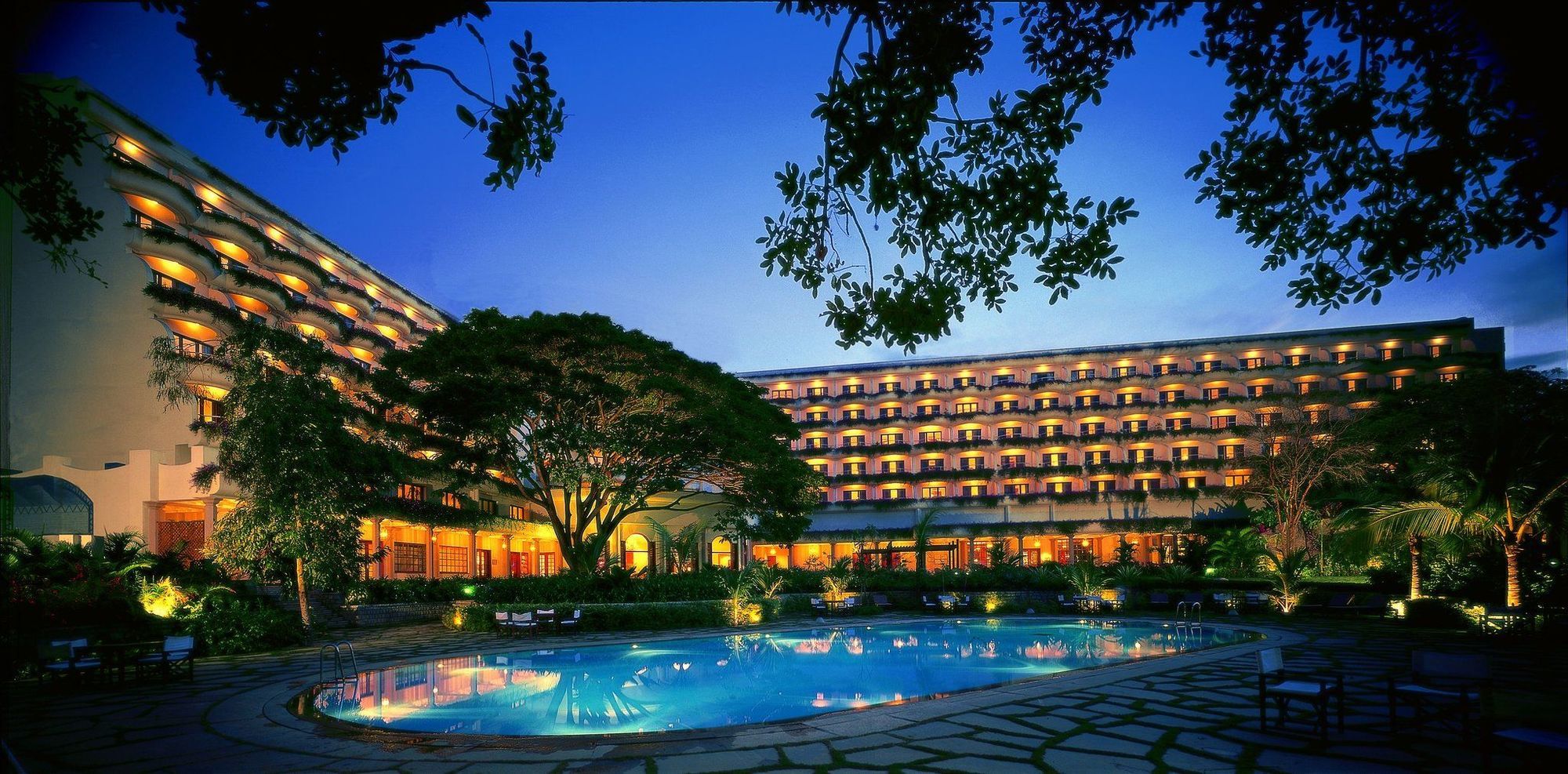 The Oberoi Bengaluru Hotel Екстериор снимка The Imperial Hotel