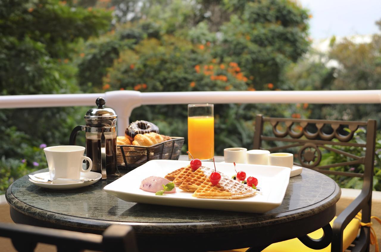 The Oberoi Bengaluru Hotel Екстериор снимка Breakfast at the hotel